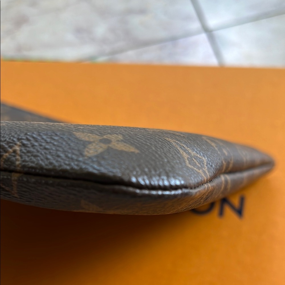 Louis Vuitton Brown Monogram Toiletry Bag - Picture 4 of 5